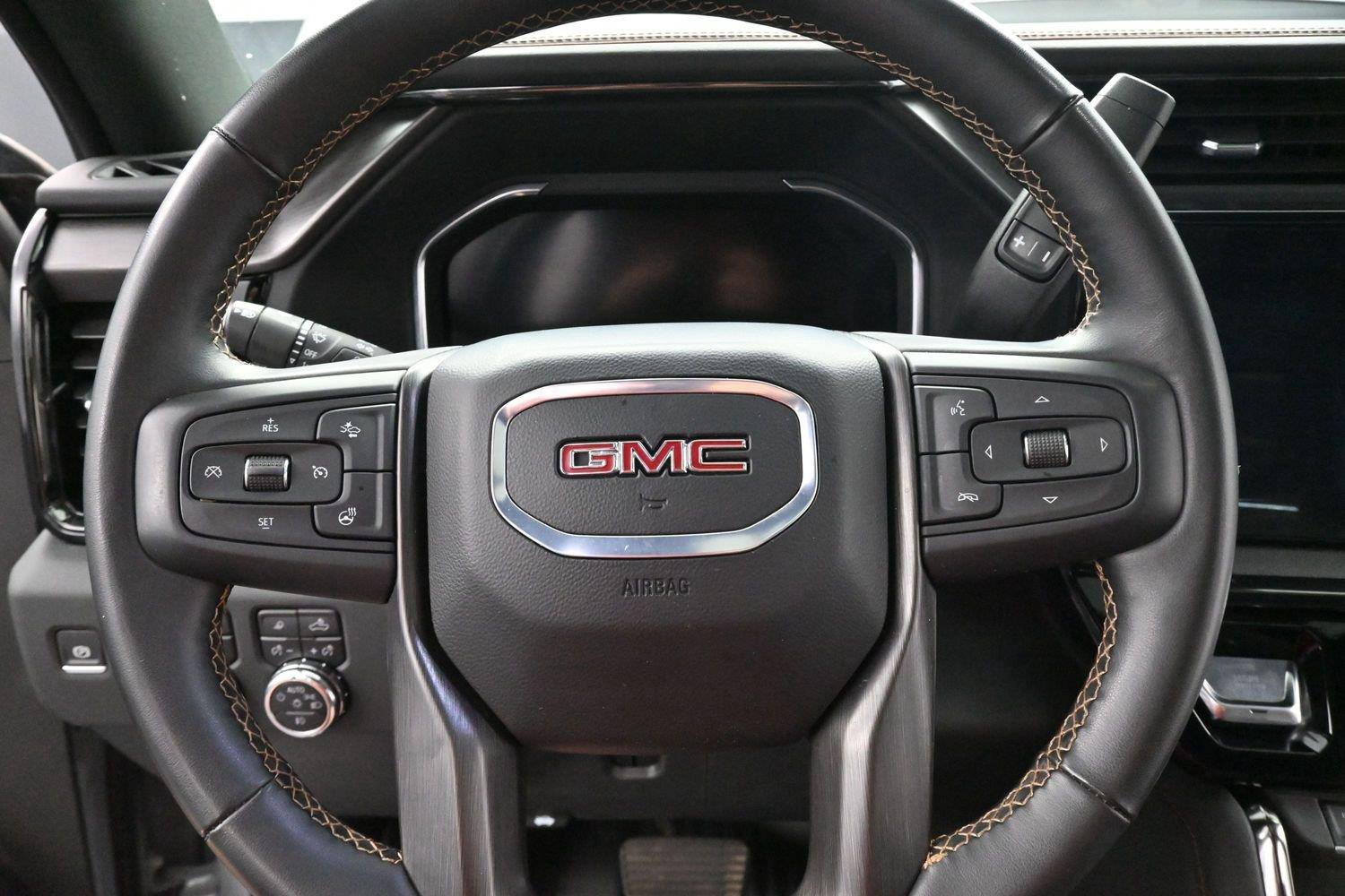 Used 2024 GMC Sierra 2500 AT4 w/ AT4 Premium Plus Package AWD/4WD image 16