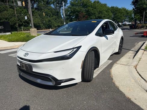 Used 2023 Toyota Prius Prime Premium w/ Advanced Technology Package FWD image 3