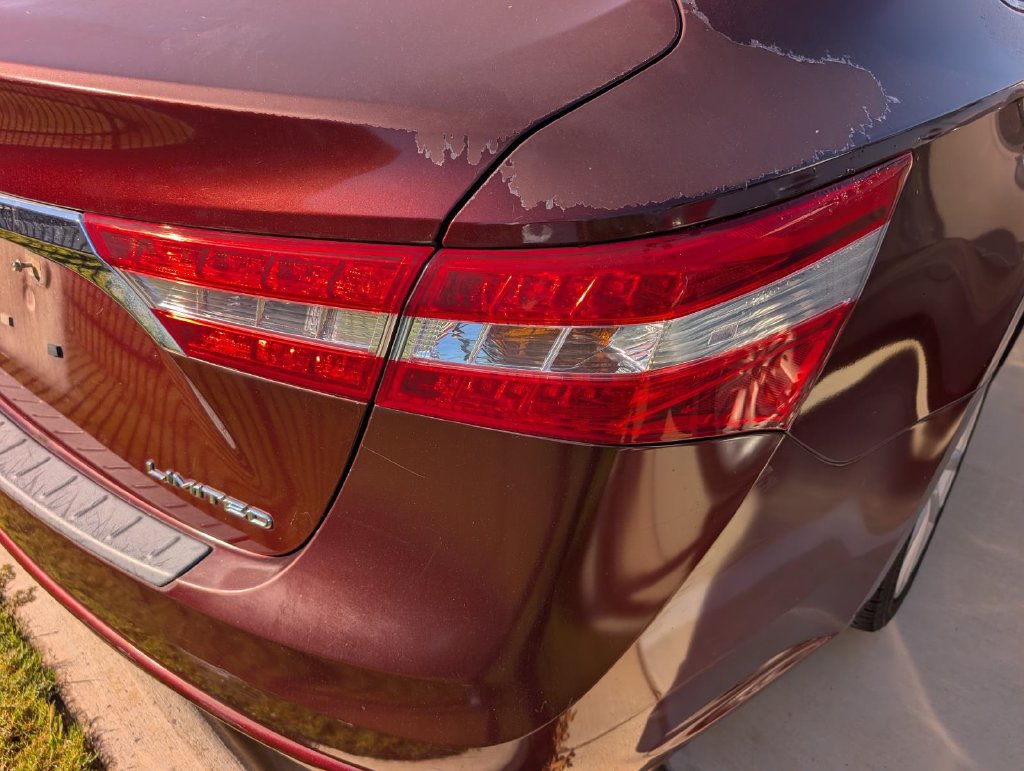 Used 2013 Toyota Avalon Limited FWD image 17