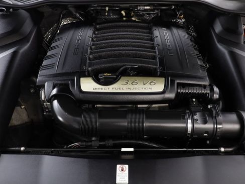 Used 2016 Porsche Cayenne image 24