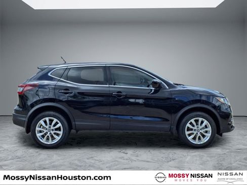 Used 2022 Nissan Rogue Sport S FWD image 8