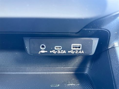 Used 2024 Subaru Crosstrek 2.0i Premium image 31