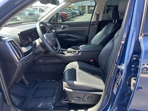 Used 2025 Kia Sorento X-Line EX AWD/4WD image 2