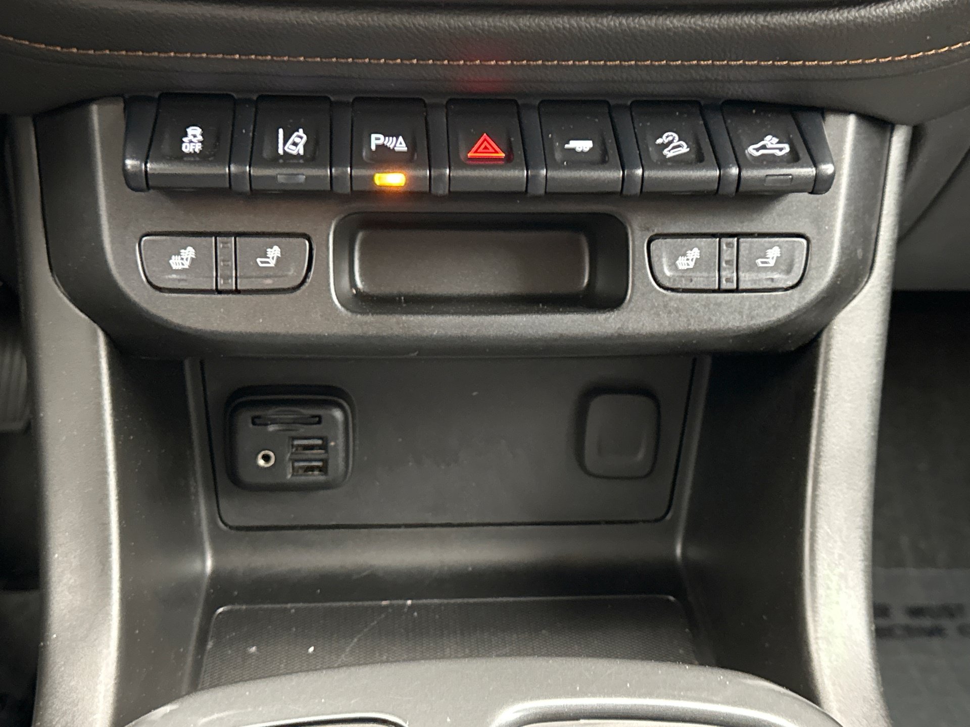 Used 2021 GMC Canyon AT4 w/ Driver Alert Package AWD/4WD image 21
