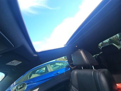 Used 2016 Dodge Challenger R/T Plus image 7