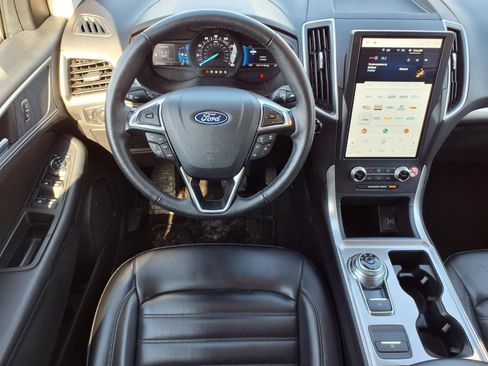 Used 2024 Ford Edge SEL image 6