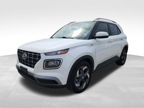 Used 2024 Hyundai Venue SEL FWD image 4