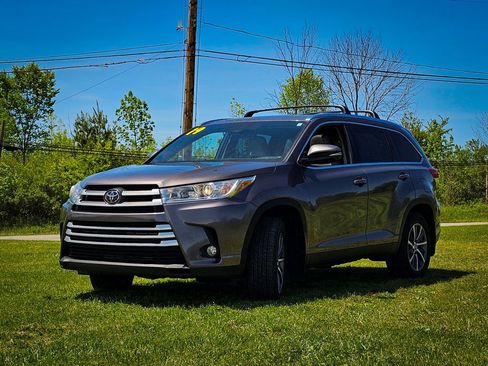 Used 2019 Toyota Highlander XLE AWD/4WD image 7