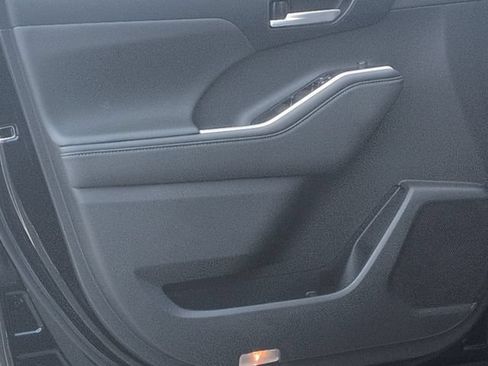 Certified 2026 Toyota Highlander XLE AWD/4WD image 16