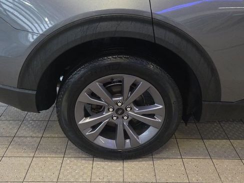 Used 2022 Ford Explorer XLT w/ Equipment Group 202A image 7