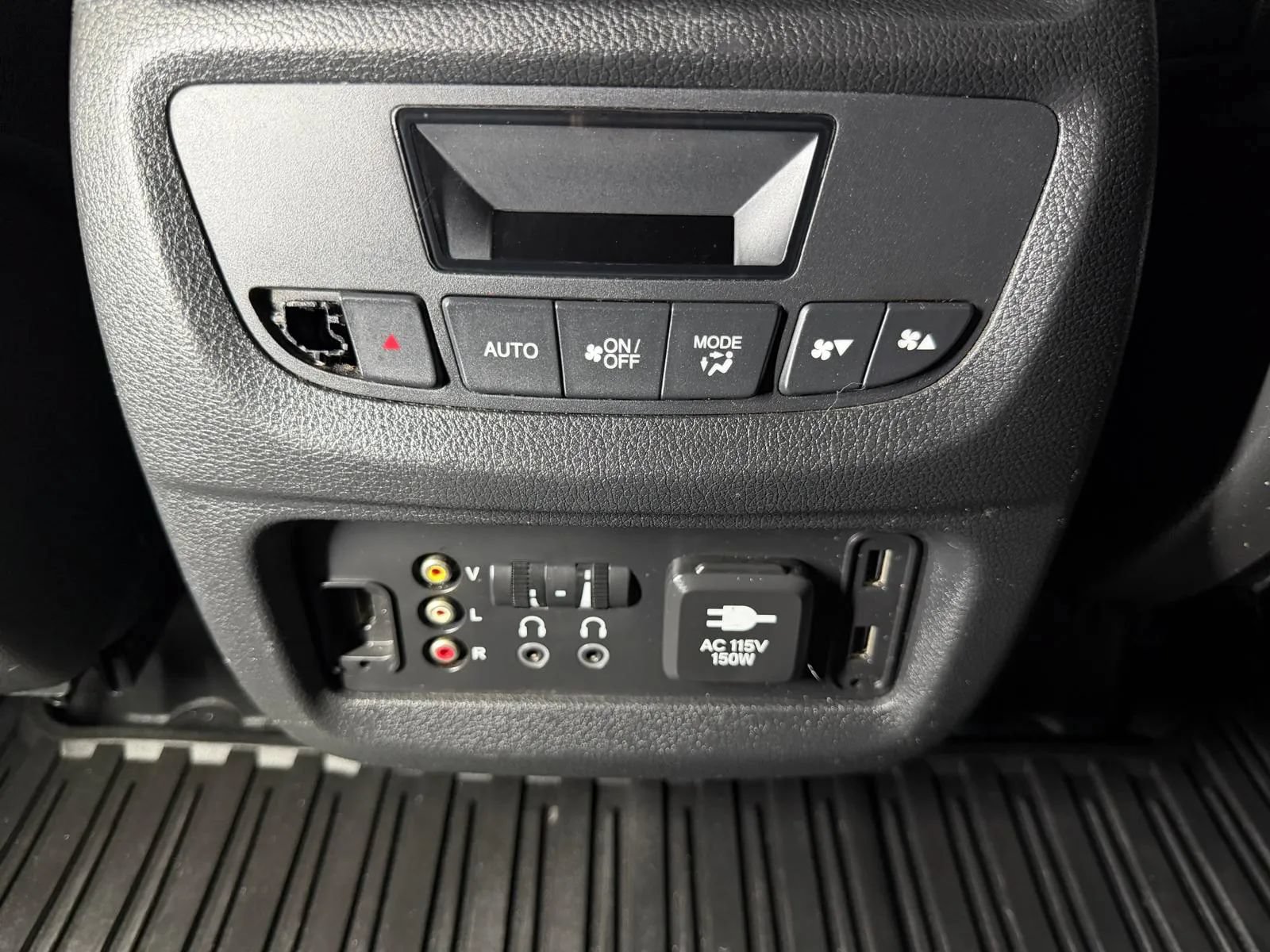 Used 2016 Honda Pilot Touring image 24