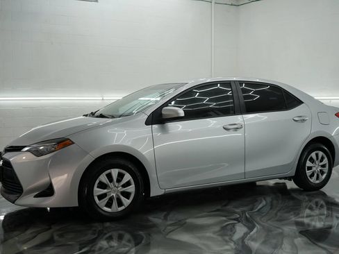 Used 2017 Toyota Corolla SE FWD image 17