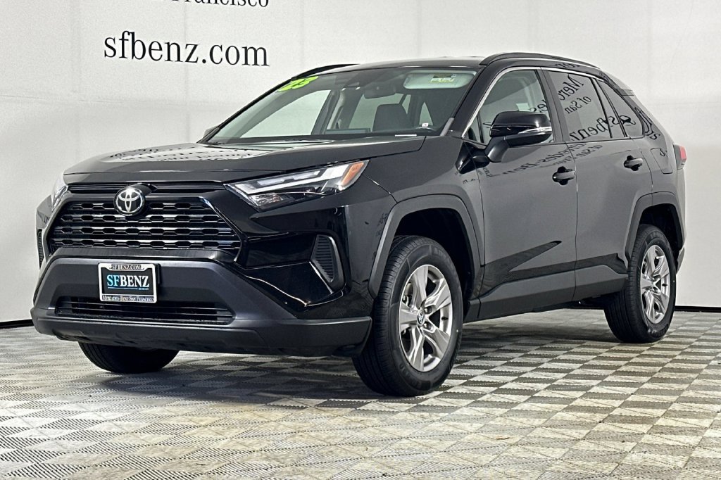 Used 2023 Toyota RAV4 XLE FWD image 8