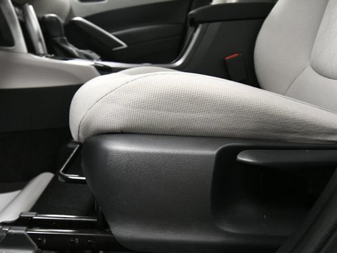Used 2023 Toyota Corolla Cross L FWD image 10