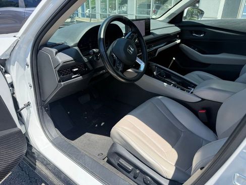 Used 2023 Honda Accord Touring image 6