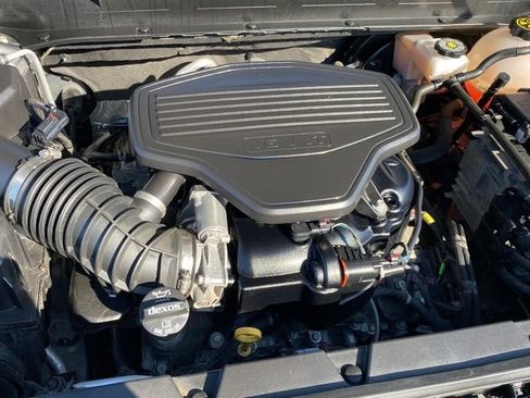 Certified 2023 GMC Acadia SLT image 21