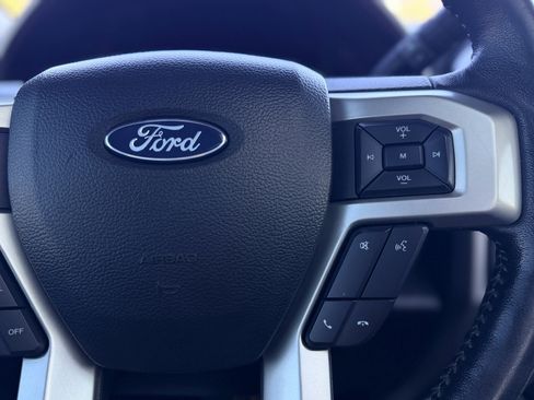 Used 2020 Ford F350 Lariat image 27