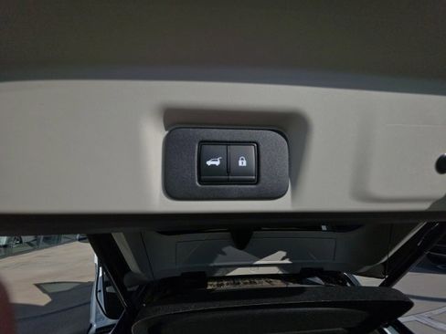 Used 2023 Nissan Ariya FWD image 28