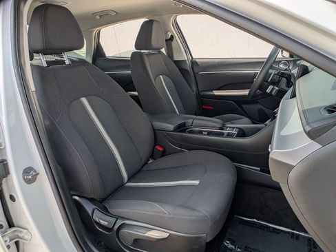Used 2025 Hyundai Sonata SEL FWD image 28