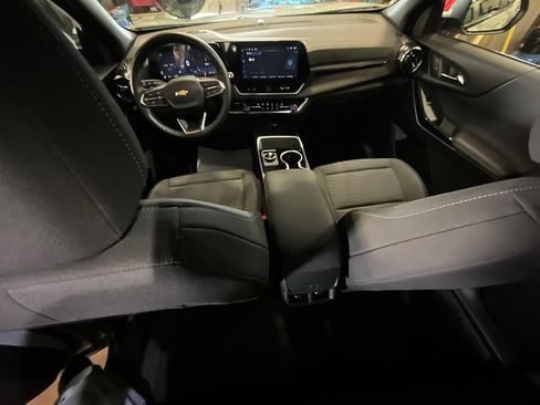 Used 2026 Chevrolet Equinox LT w/ LPO, Floor Liner Package AWD/4WD image 3
