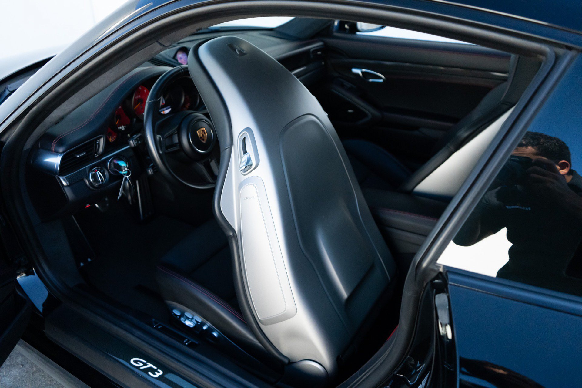 Used 2018 Porsche 911 GT3 RWD image 32