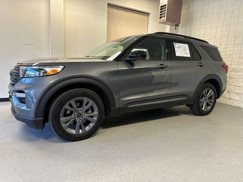 Used 2023 Ford Explorer XLT w/ Equipment Group 202A AWD/4WD image 36