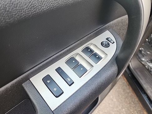 Used 2008 GMC Sierra 1500 SLE w/ Power Pack Plus AWD/4WD image 9