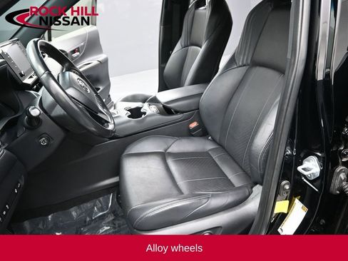 Used 2021 Toyota Venza XLE image 13