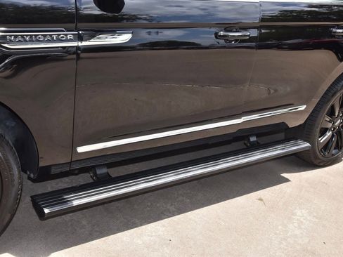 Certified 2024 Lincoln Navigator Reserve AWD/4WD image 37