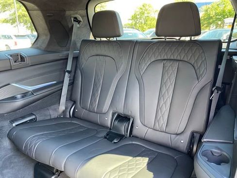 Used 2020 BMW X7 M50i image 40