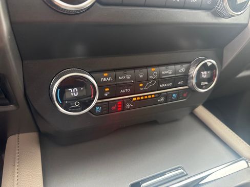 Used 2020 Ford Expedition XLT w/ Equipment Group 202A image 34