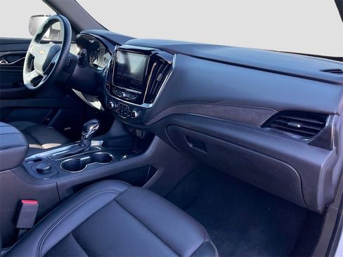 Used 2023 Chevrolet Traverse High Country image 32
