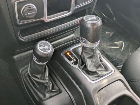 Used 2021 Jeep Wrangler Unlimited Sport image 15