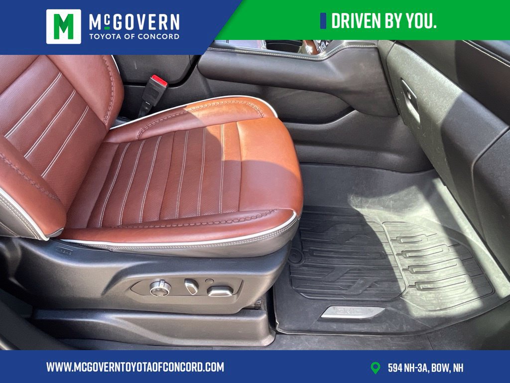 Used 2023 GMC Yukon XL Denali Ultimate AWD/4WD image 40