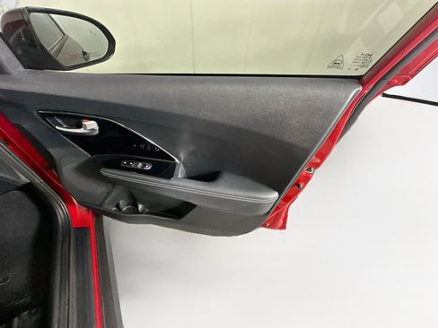 Used 2022 Kia Niro EX FWD image 30