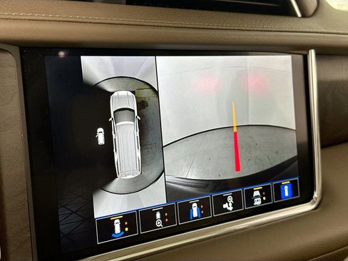 Used 2023 GMC Yukon Denali image 13