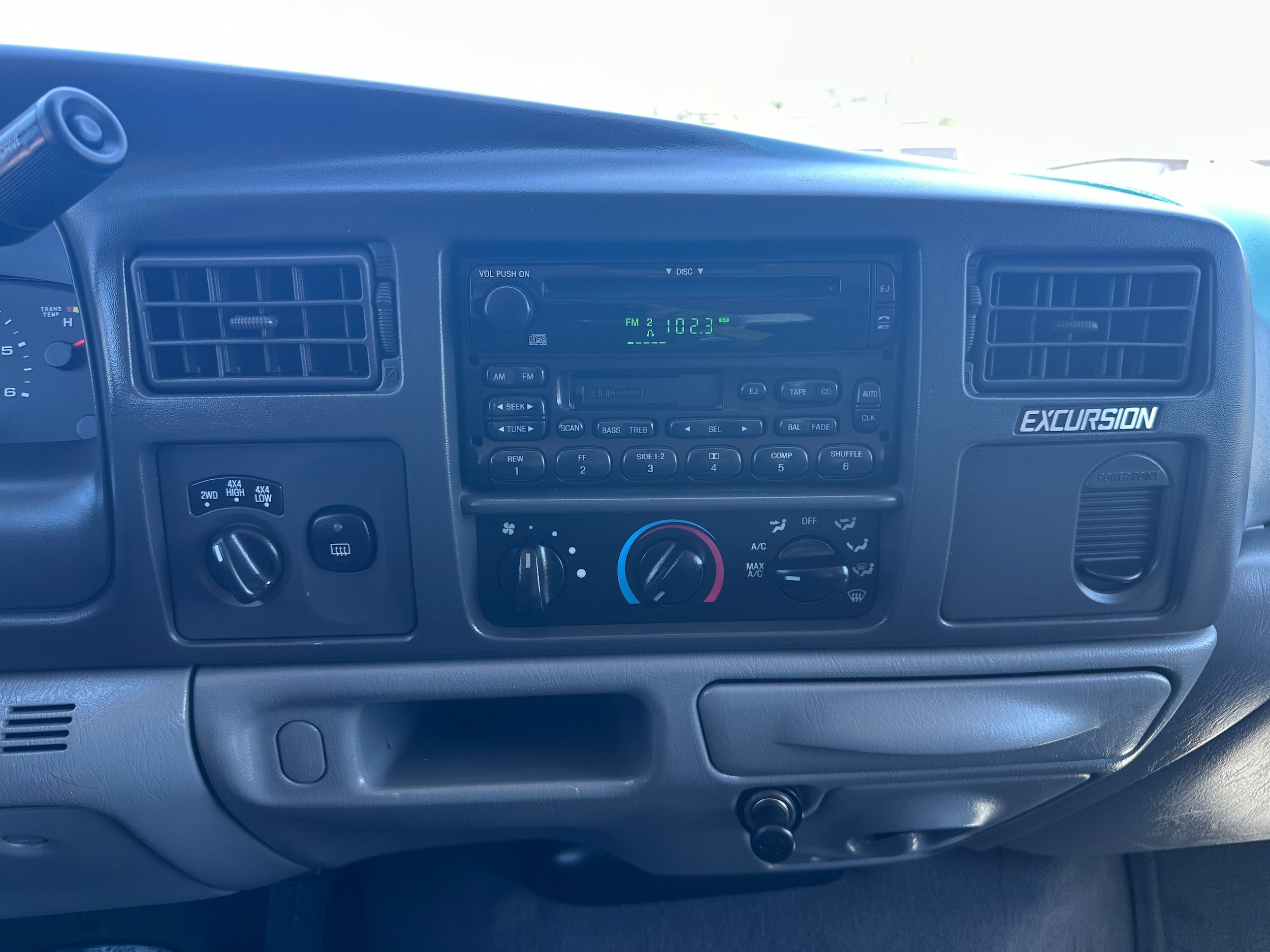 Used 2004 Ford Excursion XLT AWD/4WD image 14