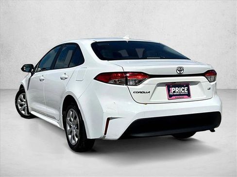 Used 2025 Toyota Corolla LE image 13