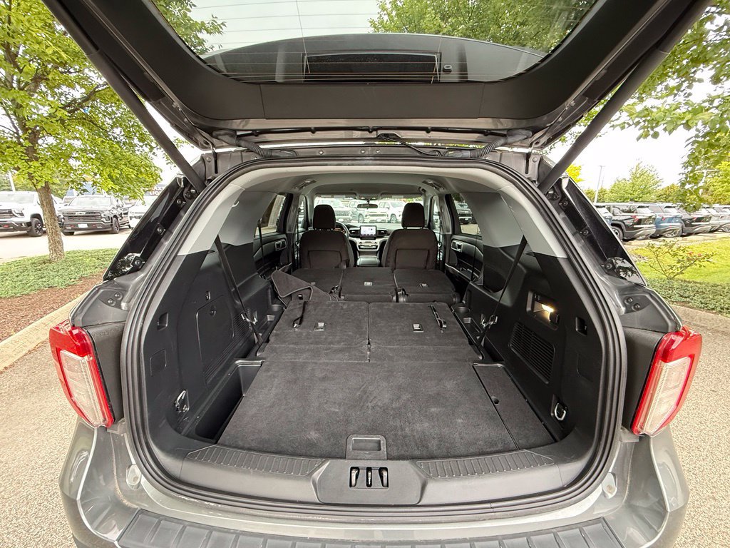 Used 2024 Ford Explorer XLT AWD/4WD image 35