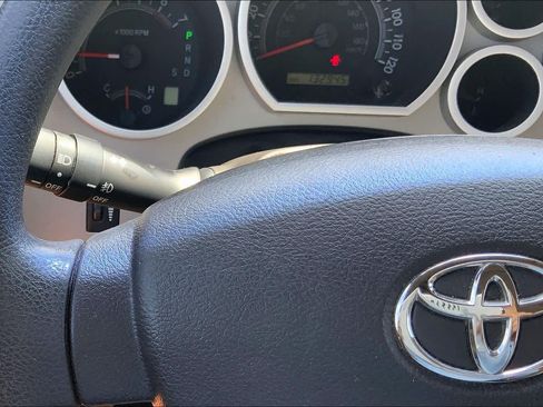 Used 2008 Toyota Sequoia SR5 w/ Moonroof & Roof Rack Pkg AWD/4WD image 23