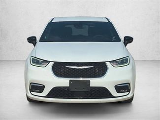 Used 2025 Chrysler Pacifica Select video 2