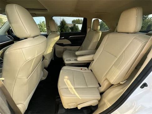 Used 2018 Toyota Highlander Limited image 20
