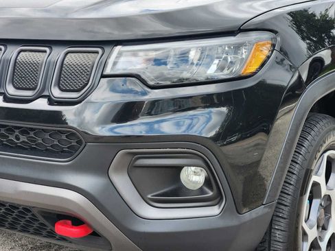 Used 2022 Jeep Compass Trailhawk w/ Trailhawk Convenience Group AWD/4WD image 5