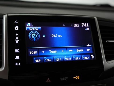 Used 2017 Honda Pilot EX image 21