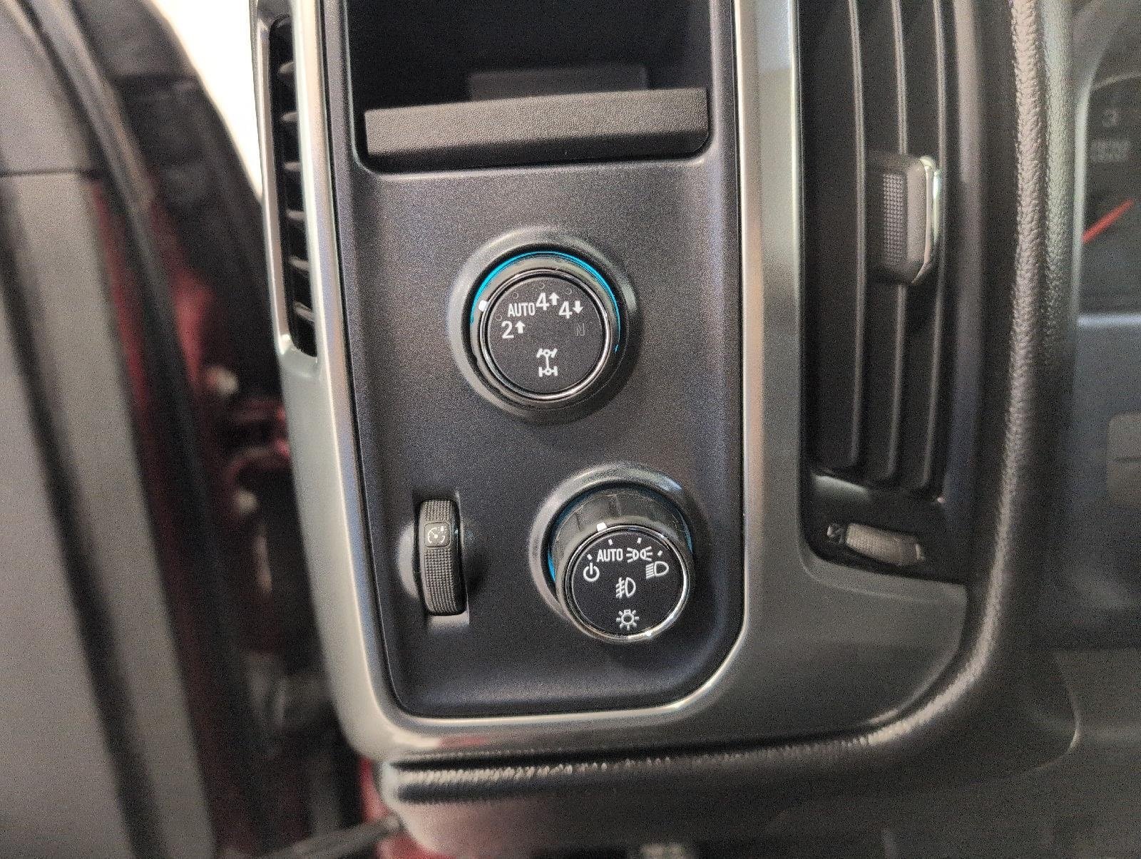 Used 2018 Chevrolet Silverado 1500 LT w/ All Star Edition AWD/4WD image 10