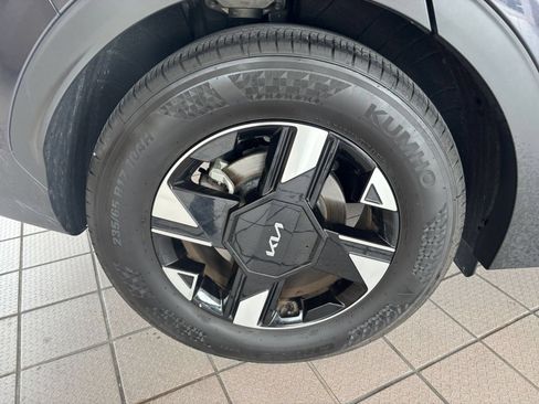 Used 2026 Kia Sportage LX FWD image 30