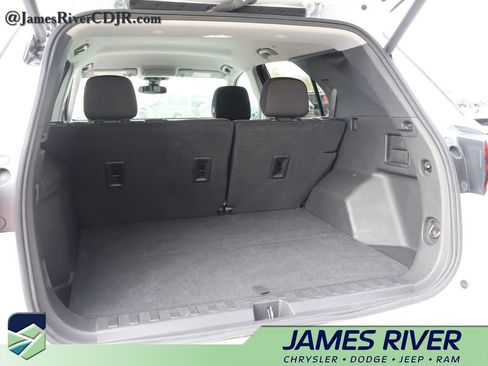 Used 2024 Chevrolet Equinox LT AWD/4WD image 15