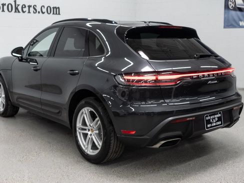 Used 2023 Porsche Macan AWD/4WD image 34