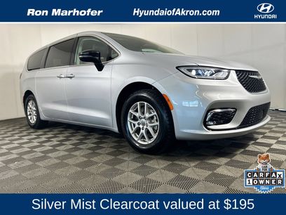 Used 2024 Chrysler Pacifica Touring-L