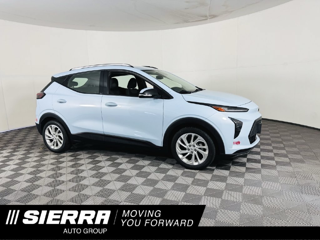 Used 2023 Chevrolet Bolt EUV LT FWD image 1